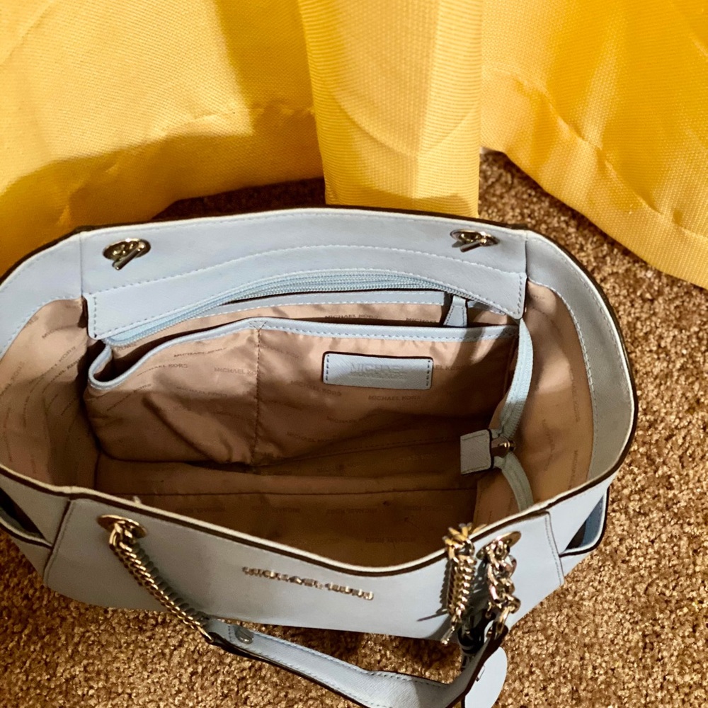 Handbag - Picture 2 of 2